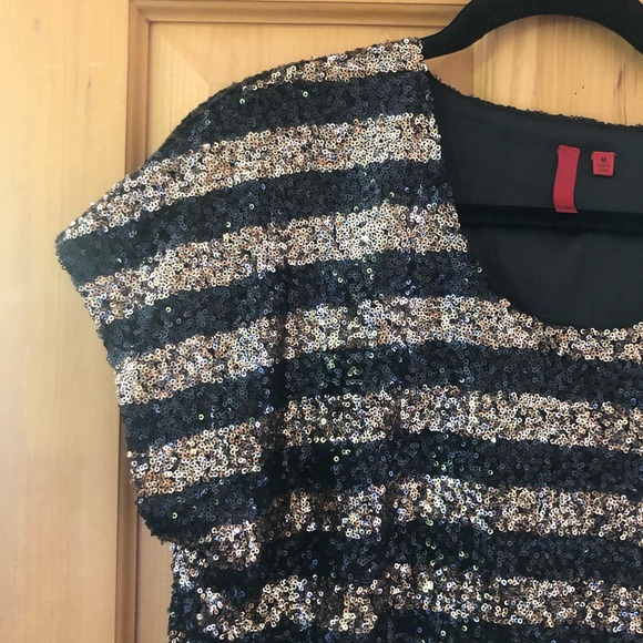 5/48 Black Gold Sequin Stripe T-Shirt - Picture 2 of 5